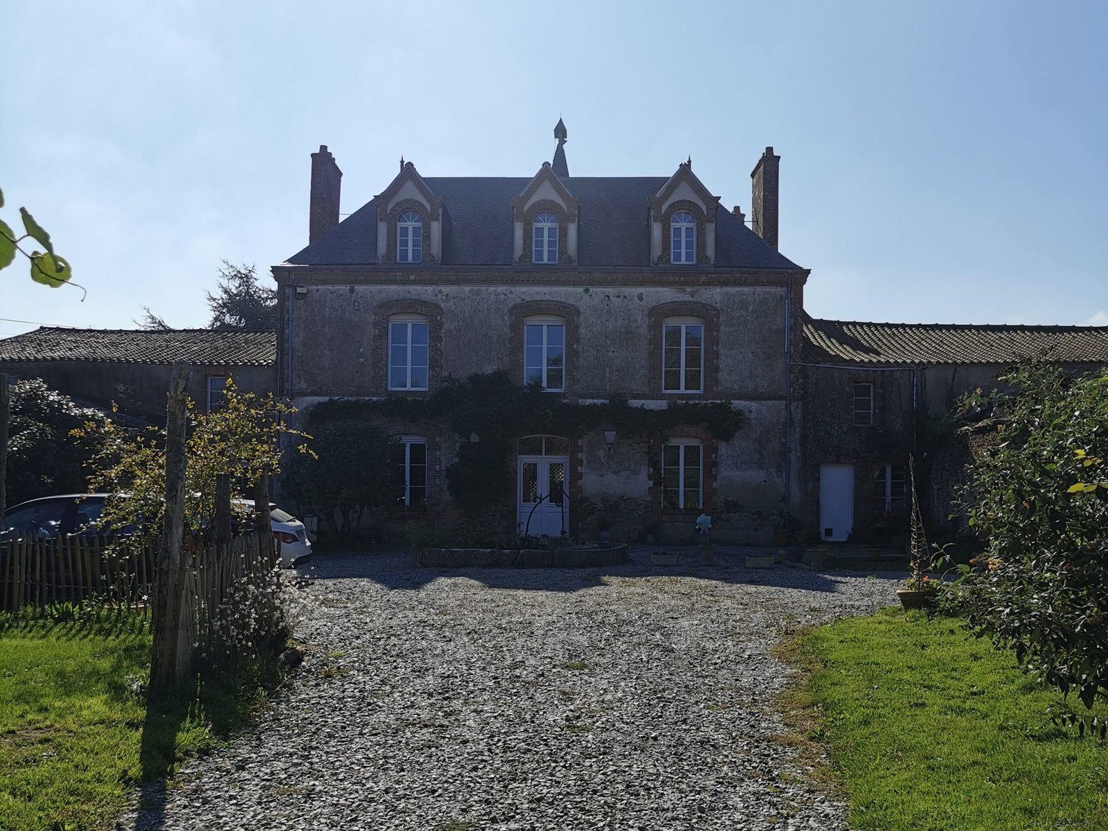 MARION PIETRZAK - SOPHROLOGUE VOIX DES SENS GENESTON - SEANCES COLLECTIVES - manoir du moulinier